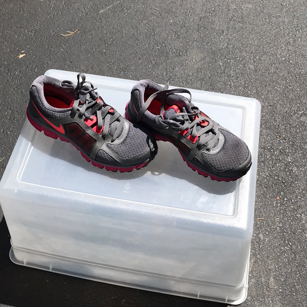 Women’s Nike sneakers